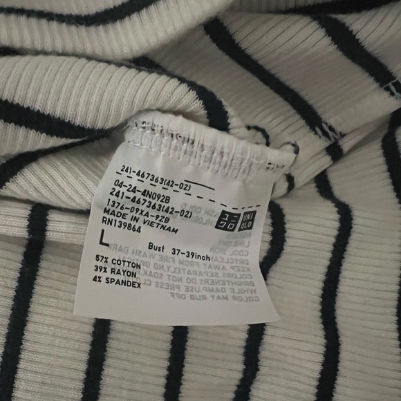 Uniqlo Women Cotton Black White Stripe Top - Picture 6 of 6